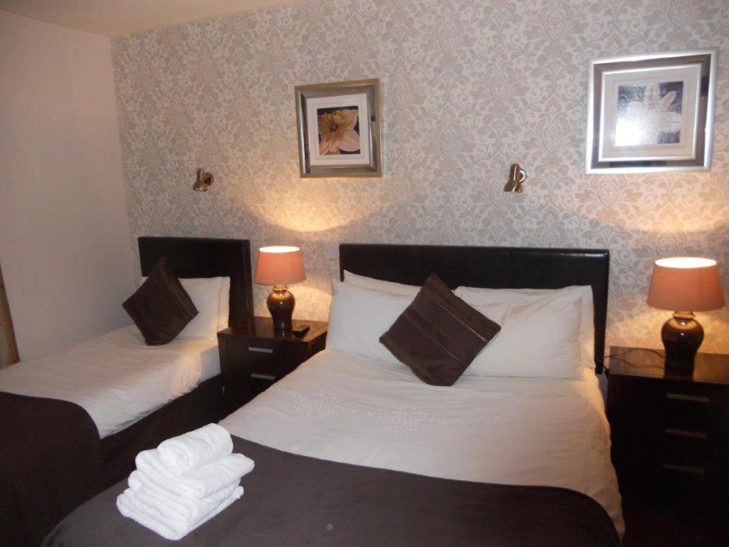 Leitrim Inn Carrick-on-Shannon ภายนอก รูปภาพ