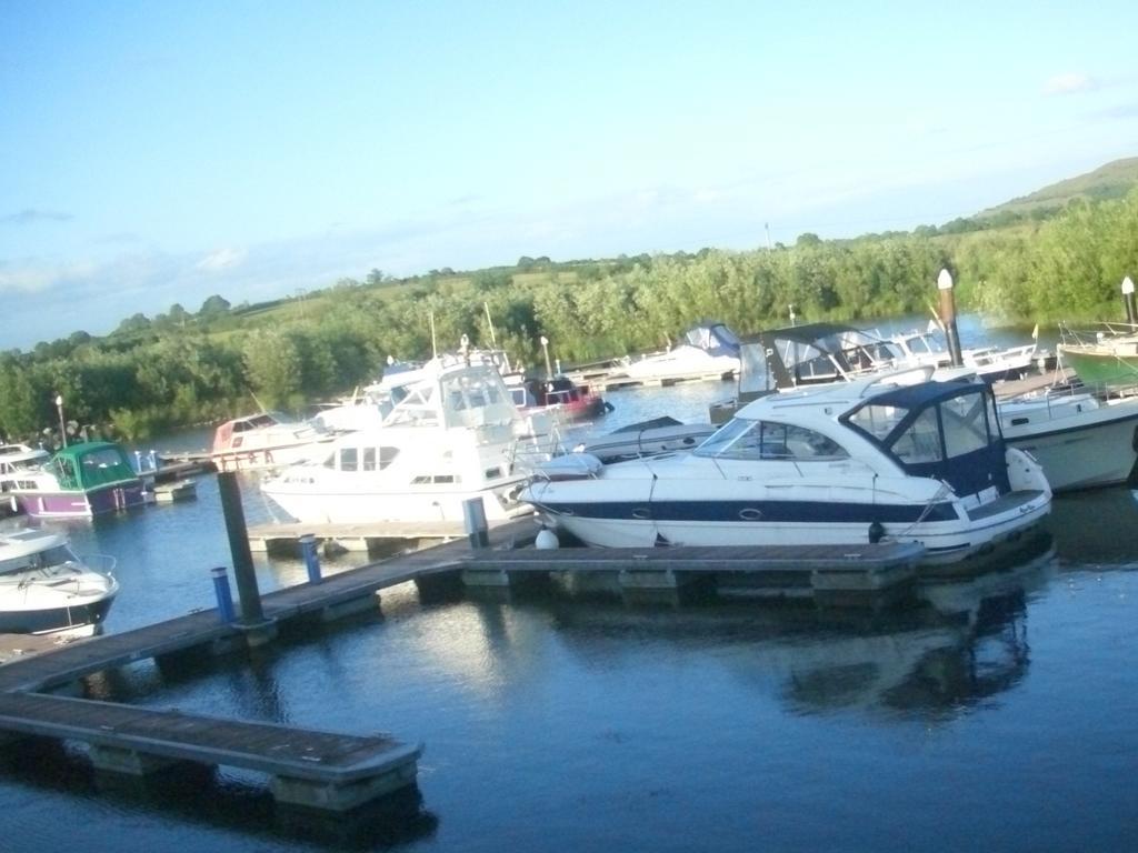 Leitrim Inn Carrick-on-Shannon ภายนอก รูปภาพ