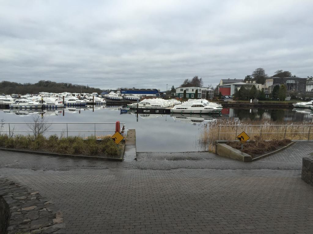 Leitrim Inn Carrick-on-Shannon ภายนอก รูปภาพ