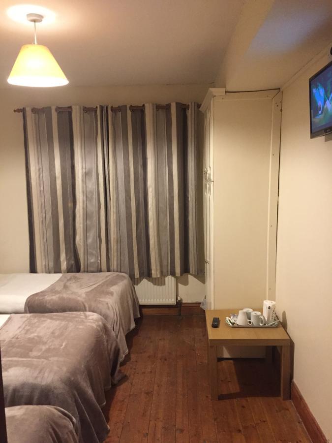 Leitrim Inn Carrick-on-Shannon ภายนอก รูปภาพ